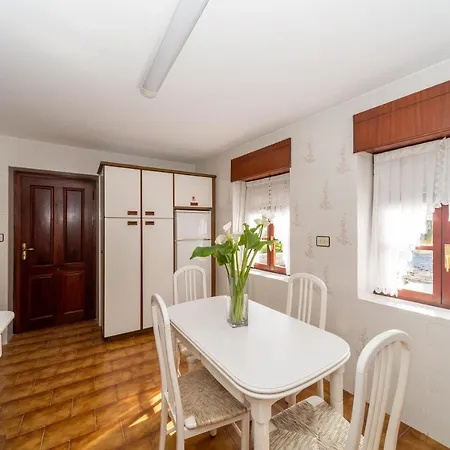 Altamira Sea & Mountain *