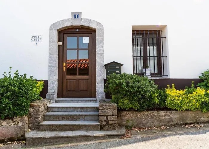 Altamira Sea & Mountain * Busturia